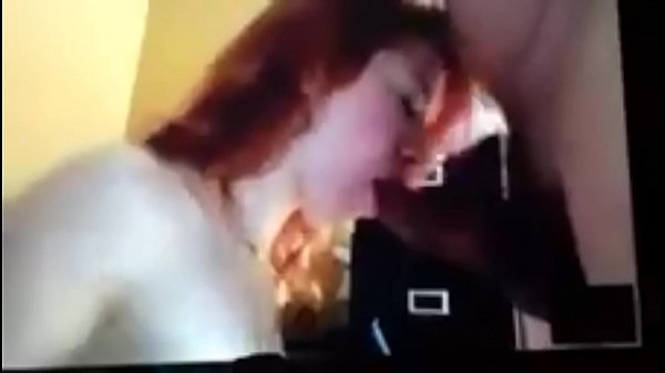 Belle Teen Girl s'amuse en pipe