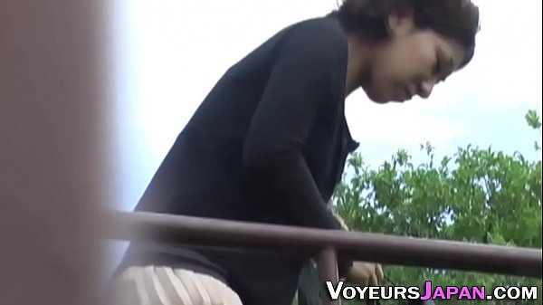 Tuổi teen được quay phim upskirt