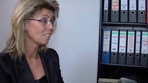 MMV 54013 佩特拉·韦加特 脱掉你的衣服！ 13-2