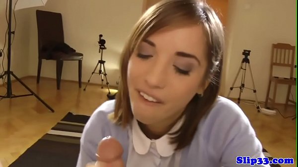 Dickriding-Euro-Teenager wird in POV-Action gevögelt