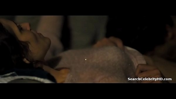 Angeliki Papoulia y Ariane Labed - Alpeis (2011)