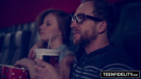 TEENFIDELITY 吉莉安·詹森的第一次肛交体验