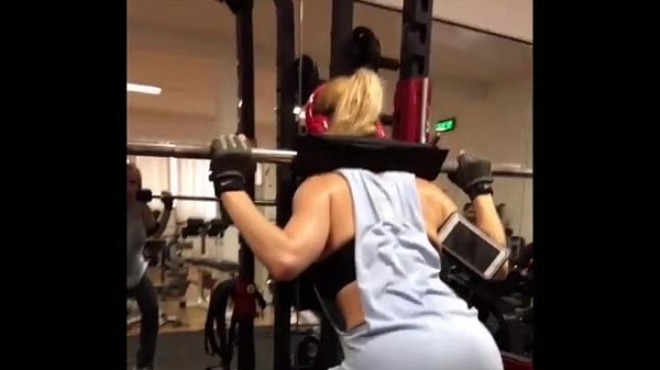 Snapchats gợi cảm, nhấp nháy và khỏa thân công cộng