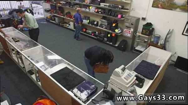 Ragazzi eterosessuali che si accampano e si masturbano gay. Diavolo sì, abbiamo un problema!