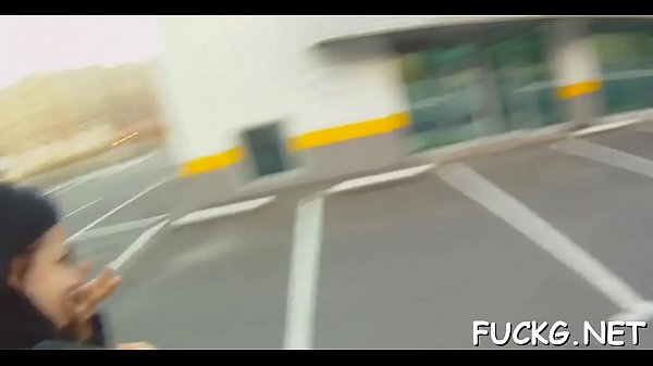 Kerl mit Brille bumst eine Hure