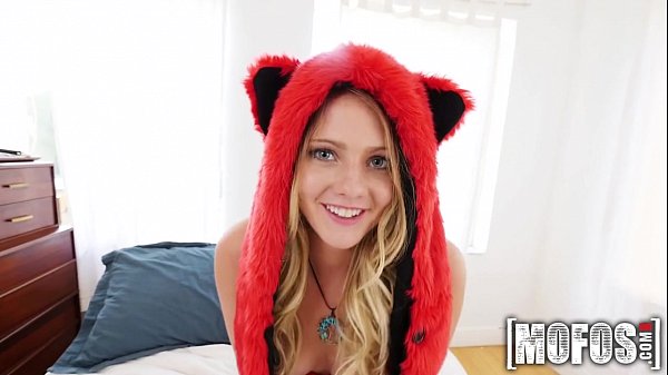 Mofos - Lilly Sapphire - Té Bubblegum Cutie