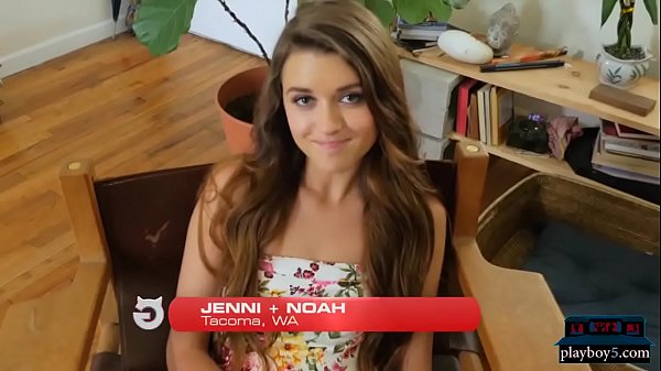 Des copines adolescentes se font bien baiser sur des sex tapes faites maison