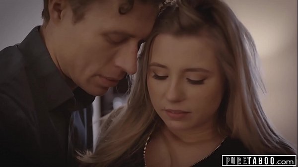 PURE TABOO Profesor Michael Vegas'_ Fijación oscura con la estudiante virgen de 18 años Carolina Sweets