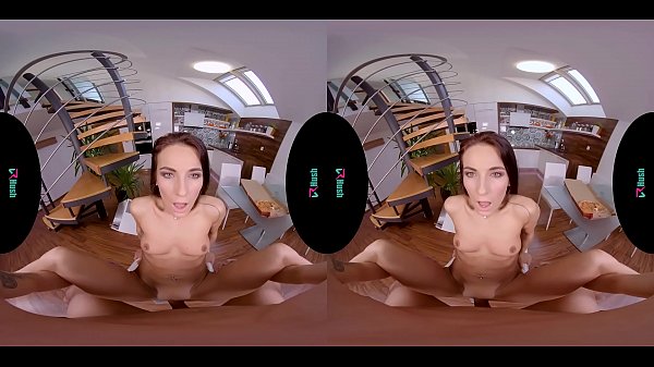 VRHUSH Petite Lexi Dona reitet einen Schwanz in VR POV