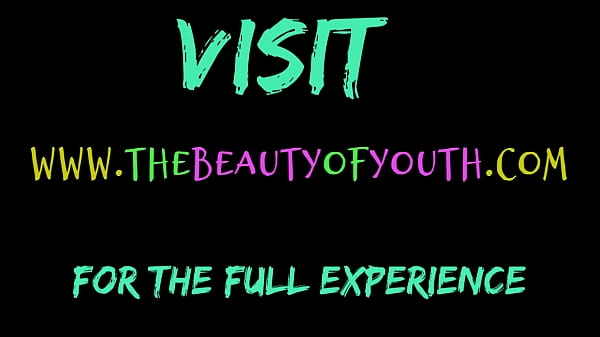 Incredibile ragazza attraente che prende in giro