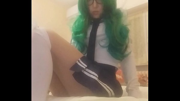 ma demi-soeur vient de rentrer et doit commencer sa thérapie vaginale... le suppositoire va la surprendre