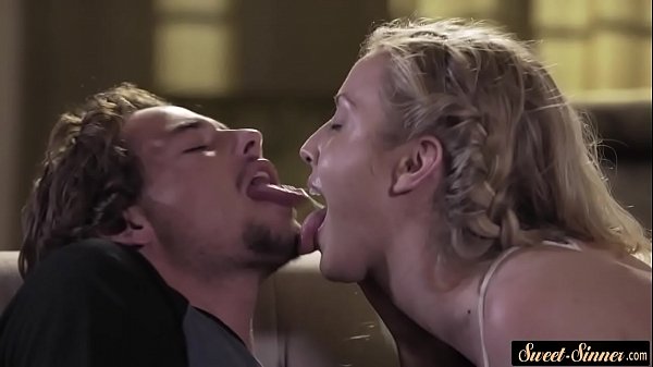 Dicksucking chị kế chụp một vòi nước đi chơi