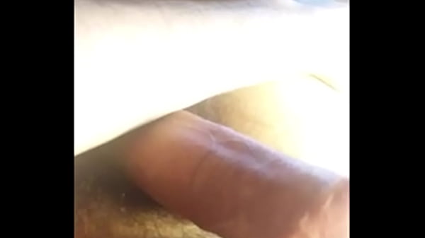 Nachdem ich morgens masturbiert habe, wichse ich abends wieder. Hören Sie auf mein reiches Stöhnen.