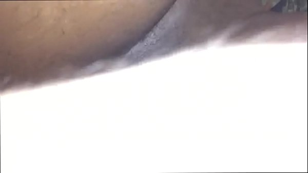 Doggy, Reverse Cowgirl et Cowgirl jusqu'à ce qu'elle l'achève avec les mains