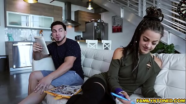 Peter Green lässt Sloan Harper ihre süße Möse reiten!