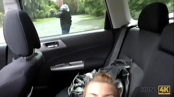HUNT4K. Bargeld motivierter Typ, seiner heißen Freundin Spaß mit Fremden zu ermöglichen