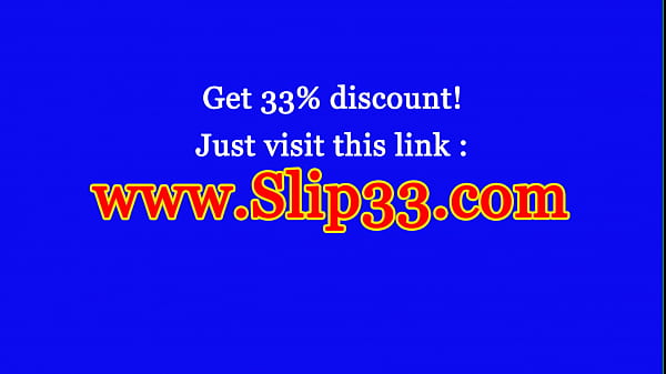 Adolescente britannica si lecca la fica mentre succhia cazzi da senior