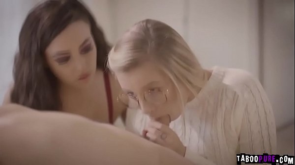 Schönes jugendliches Teenie-Mädchen