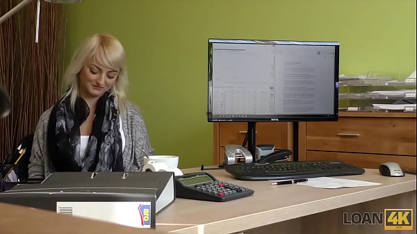 Bela Adolescente posa adolescente