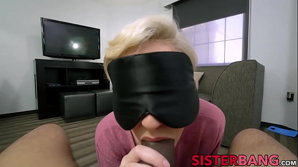 Schöner Teenager führt Teenager auf