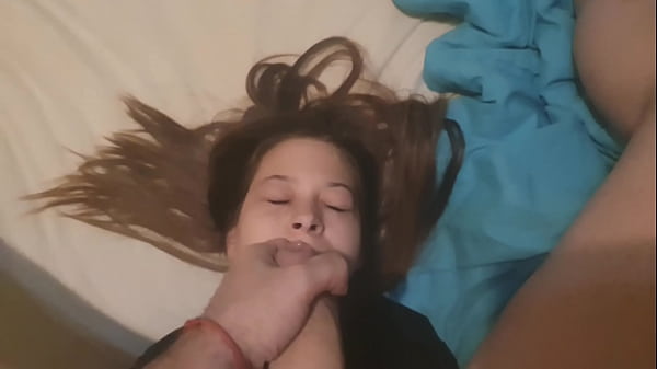 Increíble adolescente encantadora realiza