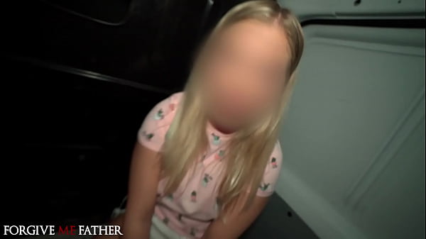 DEVIANTE – Diese kleine blonde Amateurstudentin mit schönen Titten und saftigem großem Arsch wird für Geld und ein kostenloses Telefon auf der Rückseite eines Transporters roh und hart gefickt