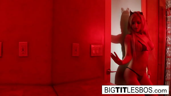 Sensuelle Jeune Fille s'amuse