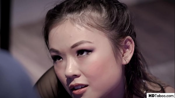 Sexy asian_woman Adolescente se diverte