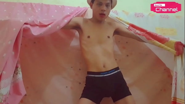 Sehen Sie sich das leidenschaftliche Teenie-Video an