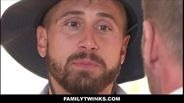 सौतेले पिता और ट्विंक सौतेले बेटे के साथ हॉट मेलमैन त्रिगुट - माइकल बोस्टन, माइल्स लैंडन, वेस्ले वुड्स