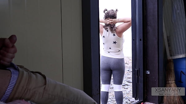 Ich habe eine sexy Fremde ausspioniert, aber dann hat sie mich gesehen und überrascht! - xSanyAny