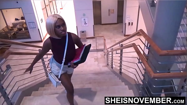 Exotisches Teen zeigt sich im Video