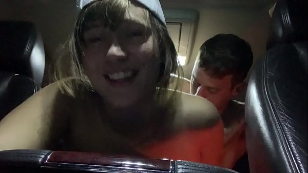 Ragazza teenager rossa selvaggia