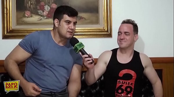 #Suite69 - Pornstar Yuri Ga&uacute_cho fala sobre bastidores de shows de sexo ao vivo - Parte 2 - Twitter PapoMix @TVPapoMix