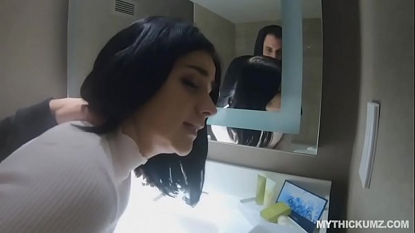 Erstaunlich schöner Teenie hat Spaß