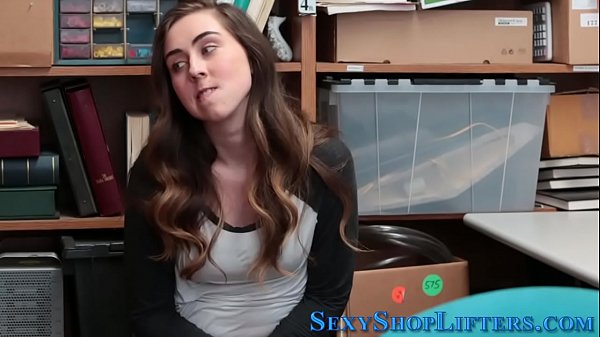 Beautiful Teen performs cumshot