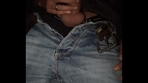 C. restare chiuso in camera per non aver fatto il proprio dovere......... Che punizione. Ma fortunatamente sono riuscito a scappare dopo la doppia masturbazione.