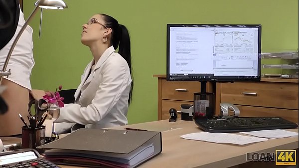 Sexy Teen Girl shows off in teen