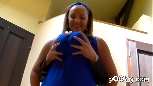 Enormes tetas, pechos, tetas y rebote (titfuck francesa amateur)