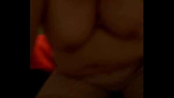 Marco Aur&eacute_lio tabo&atilde_o da serra con ga&uacute_cha bianco dai grossi seni e persino ingoiando_ le sue palle...