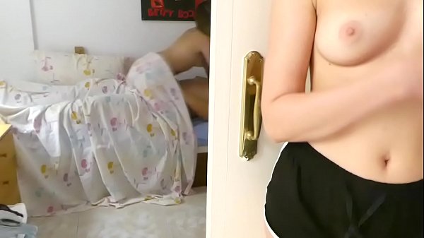 JE LE FAIS À MON BEAU-PÈRE PARCE QUE IL BAISE MA SOEUR QUAND MAMAN N'EST PAS À LA MAISON