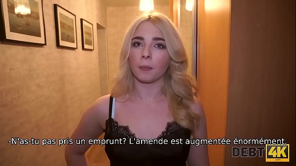 L'adolescente si diverte in un video