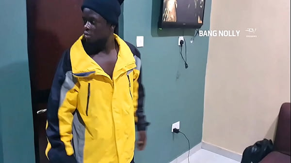 Pris en flagrant délit : un collègue ayant une liaison avec la femme du patron