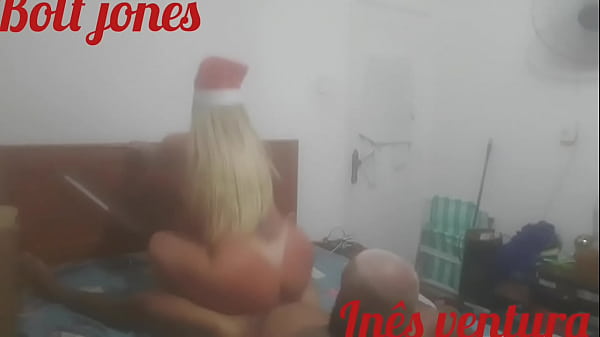 IN&Ecirc_S VENTURA 进驻里约热内卢 PICA。 （演员螺栓琼斯和 In&ecirc_s ventura）。