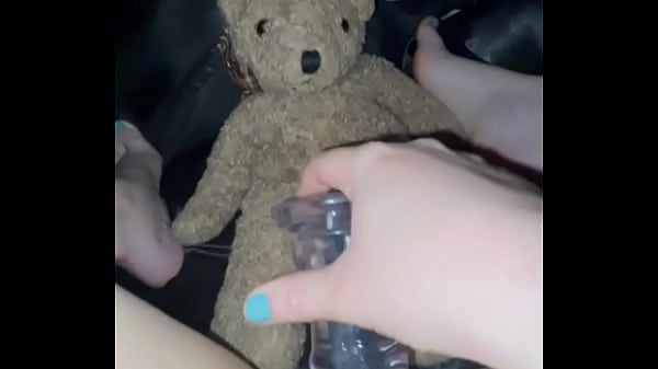 VIERGE 18 ANS - PREMIÈRE MASTURBATION FÉMININE PROFONDE AVEC UN ÉNORME GODE EN VERRE-WET ROUGE ROSE CHATTE SERRÉE-LOS ANGELES-KINKY FETISH-MEILLEUR ADOLESCENT AMATEUR SAOUDIEN-AUX ÉTATS-UNIS-ARABIAN SNOWWHITE-ÉTATS-UNIS 2025