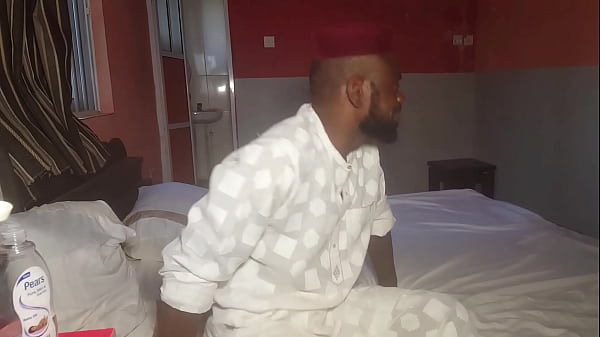 Fue atraído intencionalmente por un hermoso y dulce coño.