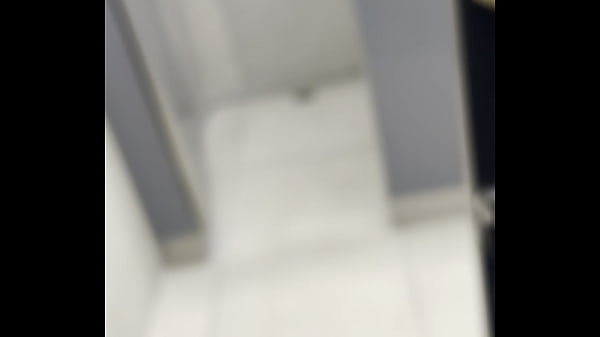 La sexy teenager latina si mette in mostra