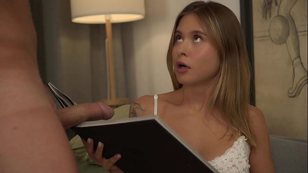 "Beh, sicuramente non me lo aspettavo da un nerd": mostra il bastone davanti alla bella vicina. Dietro le quinte