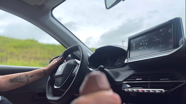 Uber woman picks up client on trip Rio de Janeiro S&atilde_o Paulo! Payment for the trip means he cums inside Uber's ass!