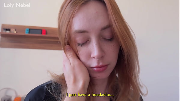 La figliastra si è scopata il patrigno perché non voleva andare al college, ma ci è andata comunque...